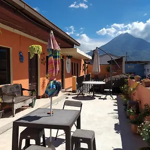 https://hospedaje-el-viajero-antigua.guatemalaantiguahotels.com